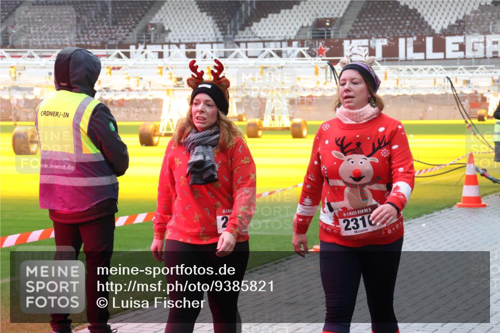 07.12.2025 - St. Pauli X-Mass-Run No. 15 Luisa Fischer http://msf.ph/oto/9385821 07.12.2025 11:37:12 Ziel 2, 15, 2316, 484, 991, 1588, 1590, 2004, 2022, 2102, 2279, 2405, 2517, 2917, 3826, 3931, 4628 meine-sportfotos.de