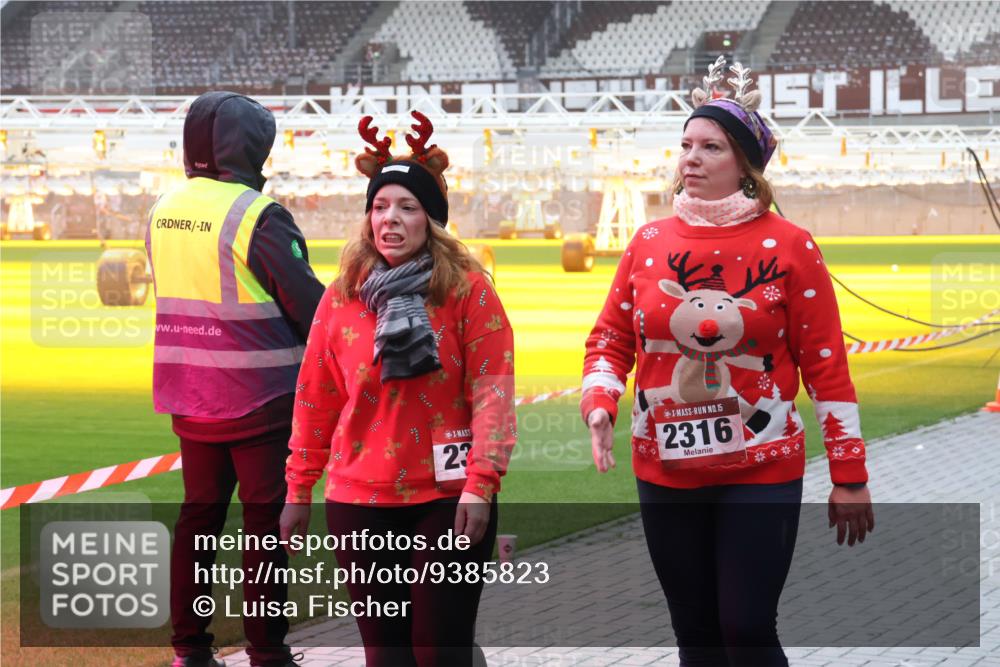 07.12.2025 - St. Pauli X-Mass-Run No. 15 Luisa Fischer http://msf.ph/oto/9385823 07.12.2025 11:37:13 Ziel 23, 15, 2316, 484, 991, 1588, 1590, 2004, 2022, 2102, 2279, 2405, 2517, 2917, 3826, 3931, 4628 meine-sportfotos.de