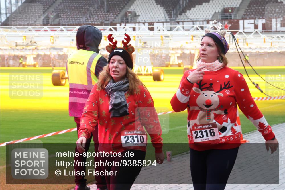 07.12.2025 - St. Pauli X-Mass-Run No. 15 Luisa Fischer http://msf.ph/oto/9385824 07.12.2025 11:37:13 Ziel 4, 15, 2310, 15, 2316, 1, 484, 991, 1588, 1590, 2004, 2022, 2102, 2279, 2405, 2517, 2917, 3826, 3931, 4628 meine-sportfotos.de