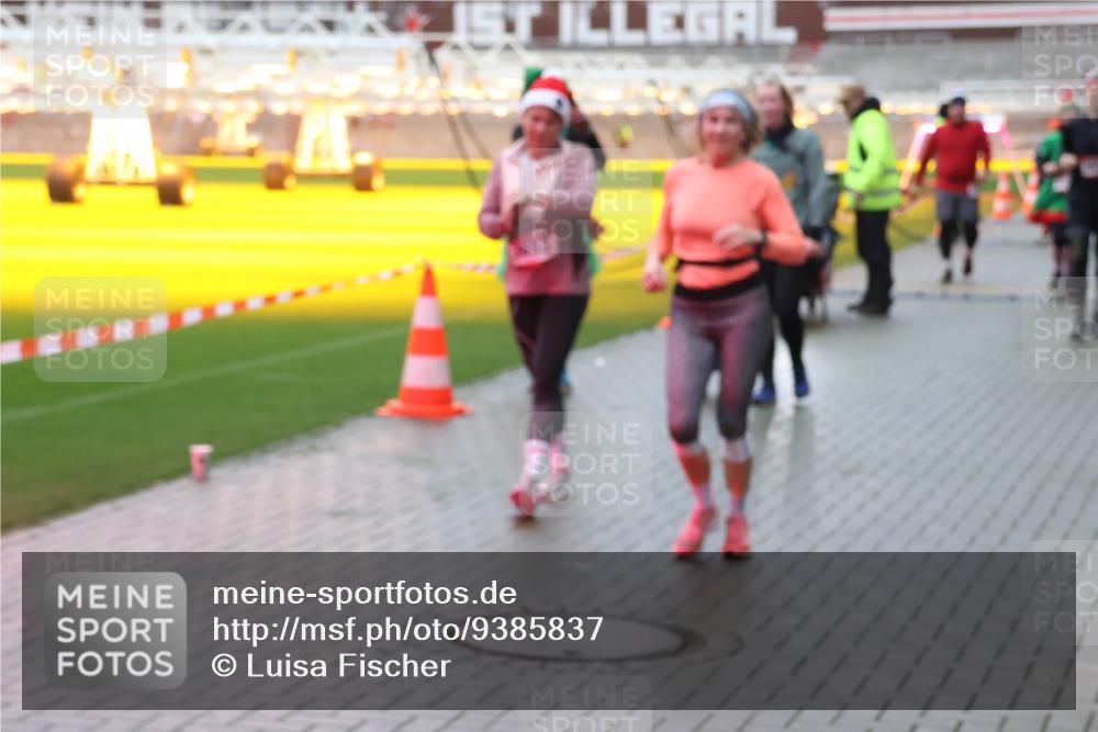 07.12.2025 - St. Pauli X-Mass-Run No. 15 Luisa Fischer http://msf.ph/oto/9385837 07.12.2025 11:37:18 Ziel 484, 991, 1280, 1588, 1590, 2004, 2022, 2102, 2279, 2405, 2517, 2686, 2917, 3826, 3931, 4628 meine-sportfotos.de