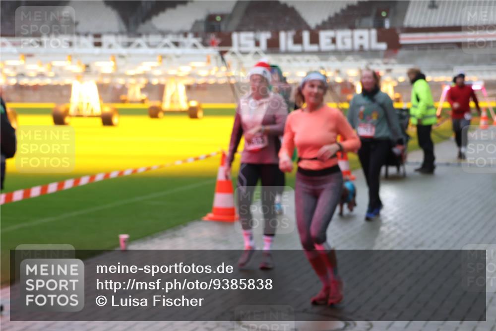 07.12.2025 - St. Pauli X-Mass-Run No. 15 Luisa Fischer http://msf.ph/oto/9385838 07.12.2025 11:37:18 Ziel 484, 991, 1280, 1588, 1590, 2004, 2022, 2102, 2279, 2405, 2517, 2686, 2917, 3826, 3931, 4628 meine-sportfotos.de