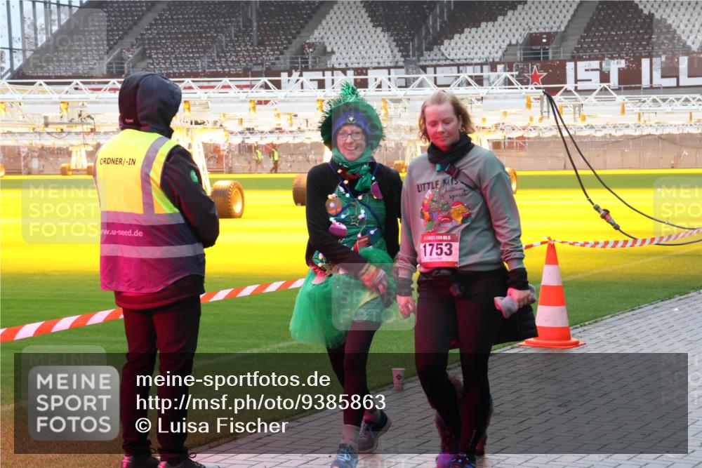 07.12.2025 - St. Pauli X-Mass-Run No. 15 Luisa Fischer http://msf.ph/oto/9385863 07.12.2025 11:37:23 Ziel 5, 1753, 484, 991, 1280, 1588, 1590, 2004, 2022, 2102, 2153, 2279, 2405, 2517, 2686, 2917, 3931, 4628 meine-sportfotos.de
