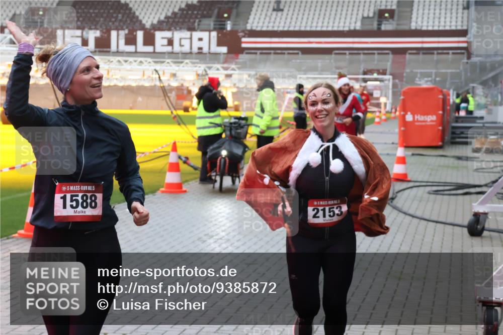 07.12.2025 - St. Pauli X-Mass-Run No. 15 Luisa Fischer http://msf.ph/oto/9385872 07.12.2025 11:37:31 Ziel 15, 1588, 2153, 484, 991, 1280, 1588, 1590, 2004, 2022, 2102, 2153, 2279, 2405, 2517, 2686, 2810, 2917, 3931 meine-sportfotos.de