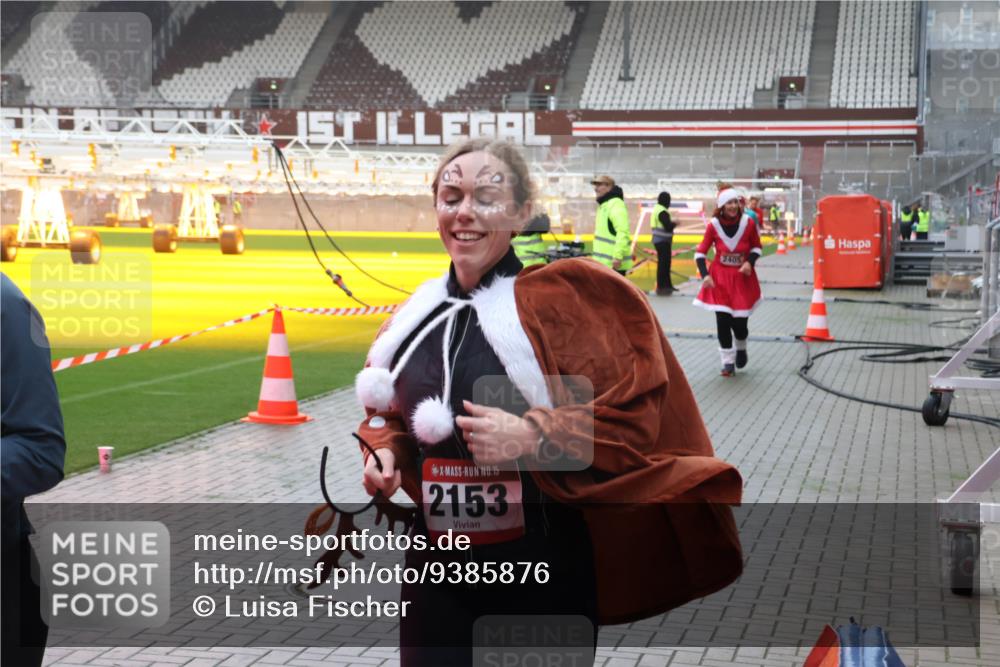 07.12.2025 - St. Pauli X-Mass-Run No. 15 Luisa Fischer http://msf.ph/oto/9385876 07.12.2025 11:37:32 Ziel 15, 2153, 2405, 484, 991, 1280, 1588, 1590, 2004, 2022, 2102, 2153, 2279, 2405, 2517, 2686, 2810, 2917, 3931 meine-sportfotos.de
