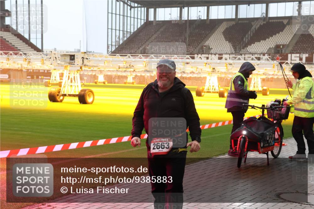 07.12.2025 - St. Pauli X-Mass-Run No. 15 Luisa Fischer http://msf.ph/oto/9385883 07.12.2025 10:18:40 Ziel 15, 2663, 243, 264, 269, 1963, 2049, 2663, 3520, 3606, 3608, 3804, 4227, 4540 meine-sportfotos.de