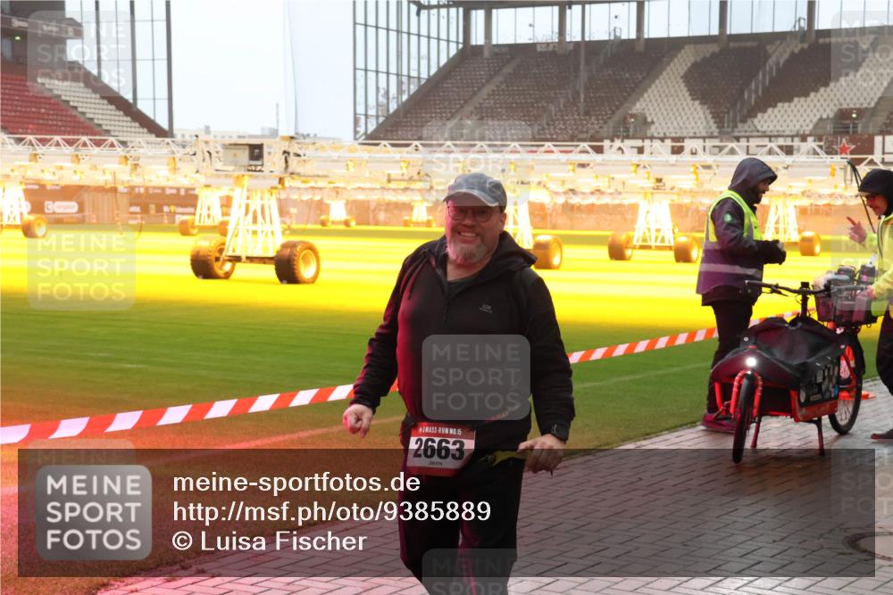 07.12.2025 - St. Pauli X-Mass-Run No. 15 Luisa Fischer http://msf.ph/oto/9385889 07.12.2025 10:18:41 Ziel 15, 2663, 243, 264, 269, 1607, 2049, 2663, 3520, 3606, 3608, 3804, 4227, 4540 meine-sportfotos.de