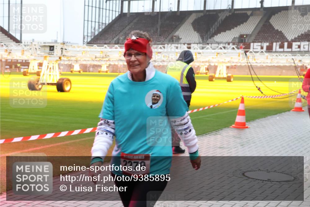 07.12.2025 - St. Pauli X-Mass-Run No. 15 Luisa Fischer http://msf.ph/oto/9385895 07.12.2025 11:37:50 Ziel 2279, 484, 544, 857, 991, 1154, 1156, 1280, 2022, 2102, 2153, 2279, 2686, 2810, 3916, 3931 meine-sportfotos.de
