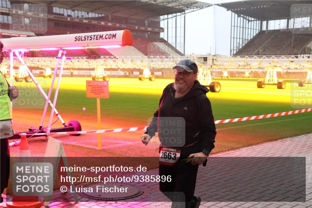 07.12.2025 - St. Pauli X-Mass-Run No. 15 Luisa Fischer http://msf.ph/oto/9385896 07.12.2025 10:18:42 Ziel 01, 15, 2663, 243, 264, 269, 1607, 1671, 2049, 3520, 3606, 3608, 4227, 4540 meine-sportfotos.de