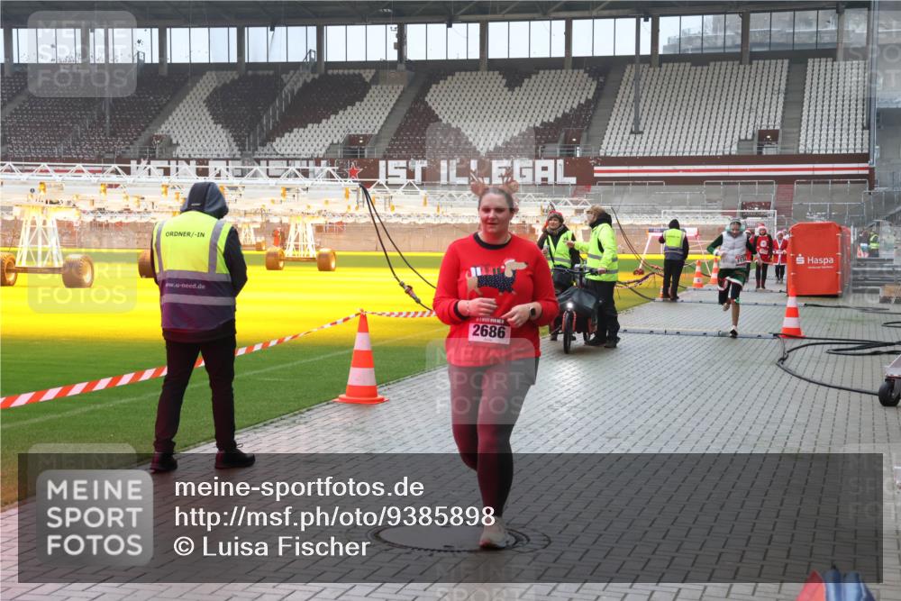 07.12.2025 - St. Pauli X-Mass-Run No. 15 Luisa Fischer http://msf.ph/oto/9385898 07.12.2025 11:37:51 Ziel 2686, 1150, 484, 544, 857, 991, 1154, 1156, 1280, 2022, 2102, 2153, 2279, 2686, 2810, 3916, 3931 meine-sportfotos.de
