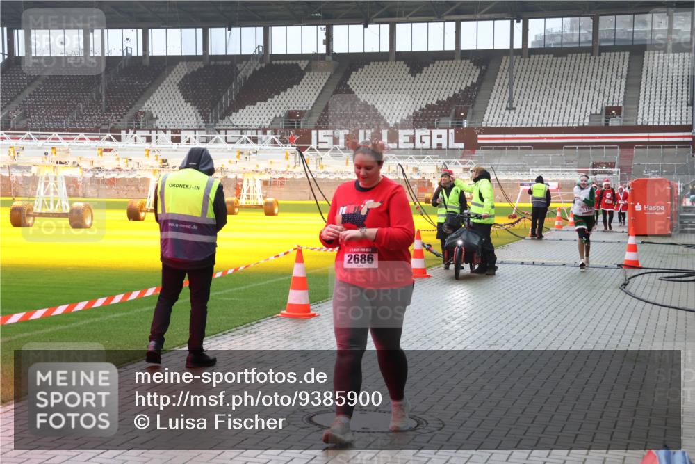 07.12.2025 - St. Pauli X-Mass-Run No. 15 Luisa Fischer http://msf.ph/oto/9385900 07.12.2025 11:37:51 Ziel 2686, 484, 544, 857, 991, 1154, 1156, 1280, 2022, 2102, 2153, 2279, 2686, 2810, 3916, 3931 meine-sportfotos.de