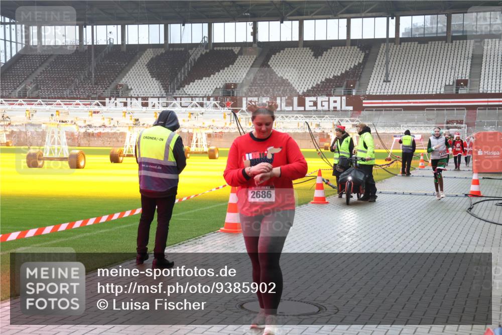 07.12.2025 - St. Pauli X-Mass-Run No. 15 Luisa Fischer http://msf.ph/oto/9385902 07.12.2025 11:37:52 Ziel 2686, 1154, 484, 544, 857, 991, 1154, 1156, 1280, 2022, 2102, 2153, 2279, 2686, 2810, 3916, 3931 meine-sportfotos.de