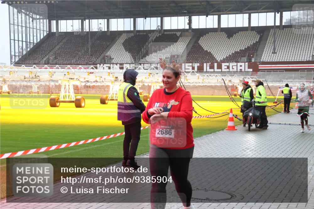 07.12.2025 - St. Pauli X-Mass-Run No. 15 Luisa Fischer http://msf.ph/oto/9385904 07.12.2025 11:37:52 Ziel 15, 2686, 115, 484, 544, 857, 991, 1154, 1156, 1280, 2022, 2102, 2153, 2279, 2686, 2810, 3916, 3931 meine-sportfotos.de