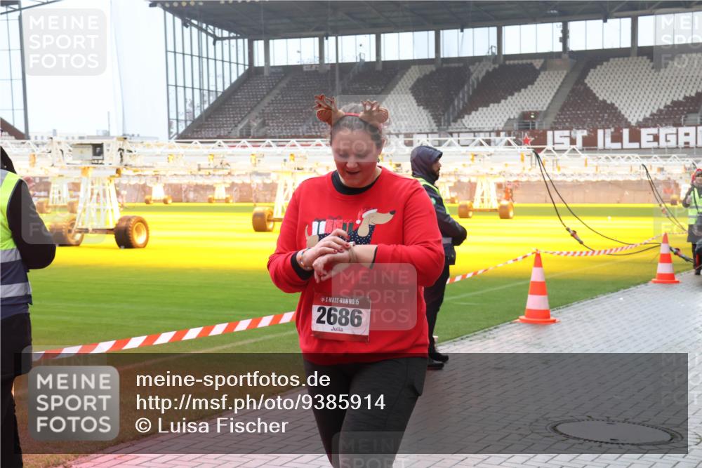07.12.2025 - St. Pauli X-Mass-Run No. 15 Luisa Fischer http://msf.ph/oto/9385914 07.12.2025 11:37:54 Ziel 15, 2686, 484, 544, 857, 991, 1154, 1156, 1280, 2022, 2153, 2279, 2686, 2810, 3916, 3931 meine-sportfotos.de