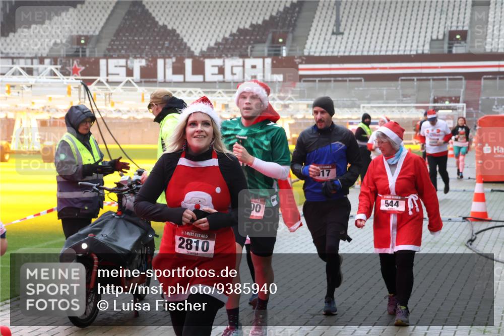 07.12.2025 - St. Pauli X-Mass-Run No. 15 Luisa Fischer http://msf.ph/oto/9385940 07.12.2025 11:38:13 Ziel 65, 15, 2810, 00, 17, 544, 307, 544, 617, 857, 1154, 1156, 2810, 3000, 3059, 3358, 3916 meine-sportfotos.de