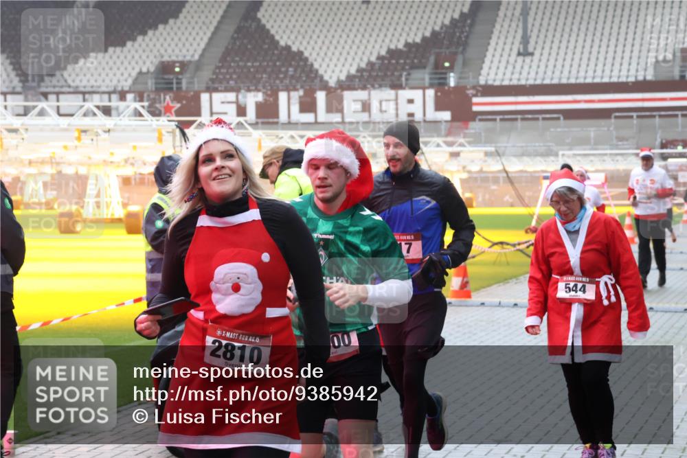 07.12.2025 - St. Pauli X-Mass-Run No. 15 Luisa Fischer http://msf.ph/oto/9385942 07.12.2025 11:38:14 Ziel 15, 17, 15, 2810, 00, 544, 307, 544, 617, 857, 1154, 1156, 2810, 3000, 3059, 3358, 3916 meine-sportfotos.de