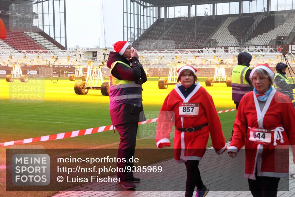 07.12.2025 - St. Pauli X-Mass-Run No. 15 Luisa Fischer http://msf.ph/oto/9385969 07.12.2025 11:38:18 Ziel 1, 857, 544, 307, 544, 617, 857, 1154, 1156, 3000, 3059, 3358, 3916 meine-sportfotos.de