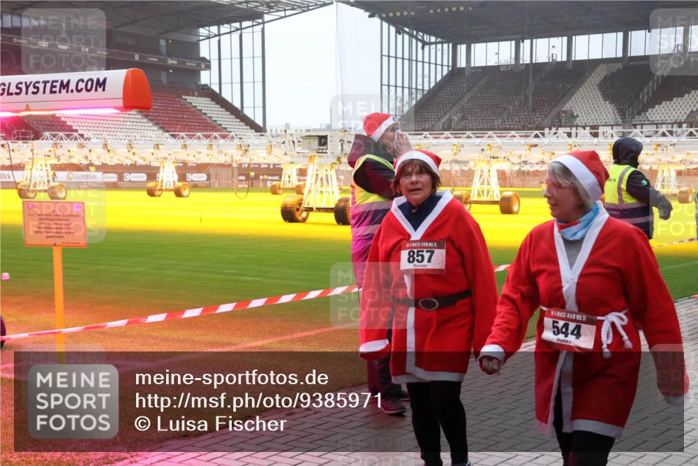07.12.2025 - St. Pauli X-Mass-Run No. 15 Luisa Fischer http://msf.ph/oto/9385971 07.12.2025 11:38:18 Ziel 15, 857, 15, 544, 307, 544, 617, 857, 1154, 1156, 3000, 3059, 3358, 3916 meine-sportfotos.de