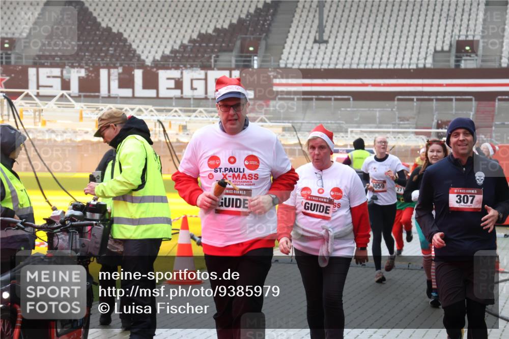 07.12.2025 - St. Pauli X-Mass-Run No. 15 Luisa Fischer http://msf.ph/oto/9385979 07.12.2025 11:38:23 Ziel 65, 19, 15, 15, 3059, 271, 15, 307, 307, 544, 617, 857, 1154, 1156, 2395, 2396, 2715, 3000, 3059, 3065, 3066, 3341, 3358, 3762, 3765, 3916 meine-sportfotos.de