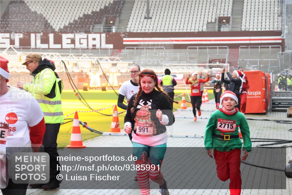 07.12.2025 - St. Pauli X-Mass-Run No. 15 Luisa Fischer http://msf.ph/oto/9385991 07.12.2025 11:38:26 Ziel 0, 15, 15, 991, 3762, 15, 2715, 307, 617, 1154, 1156, 2395, 2396, 2715, 3000, 3059, 3065, 3066, 3341, 3358, 3762, 3765, 3916 meine-sportfotos.de