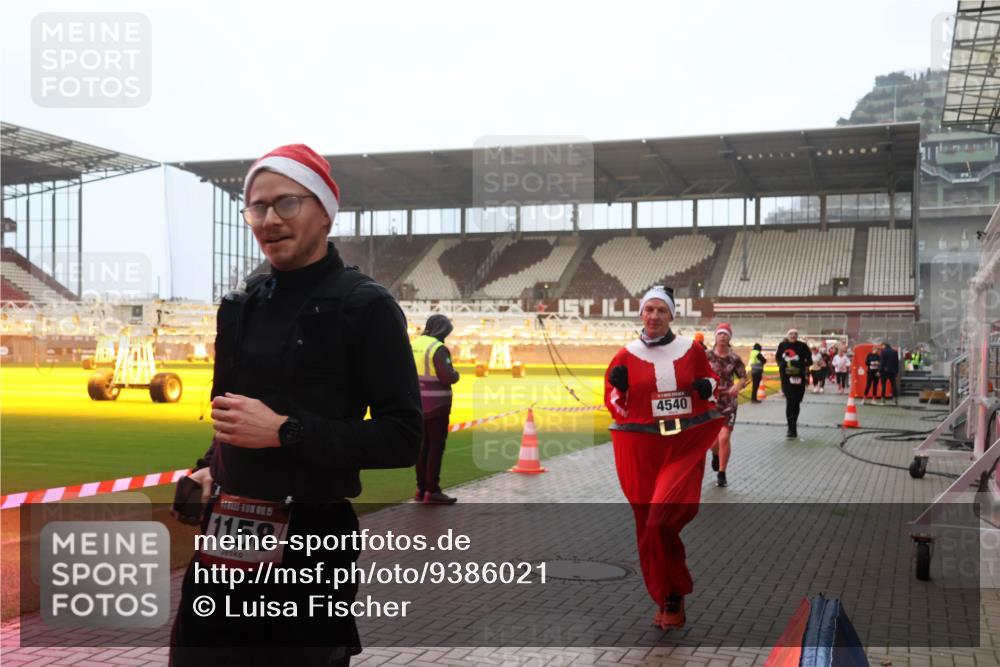 07.12.2025 - St. Pauli X-Mass-Run No. 15 Luisa Fischer http://msf.ph/oto/9386021 07.12.2025 10:19:13 Ziel 15, 1158, 4540, 243, 264, 269, 721, 1034, 1607, 1671, 2049, 2152, 2631, 2925, 3455, 3520, 3608, 3724, 3862, 3975, 3976, 4330, 4331, 4436, 4437, 4438, 4473, 4475, 4498, 4521, 4522, 4524, 4540, 4547 meine-sportfotos.de