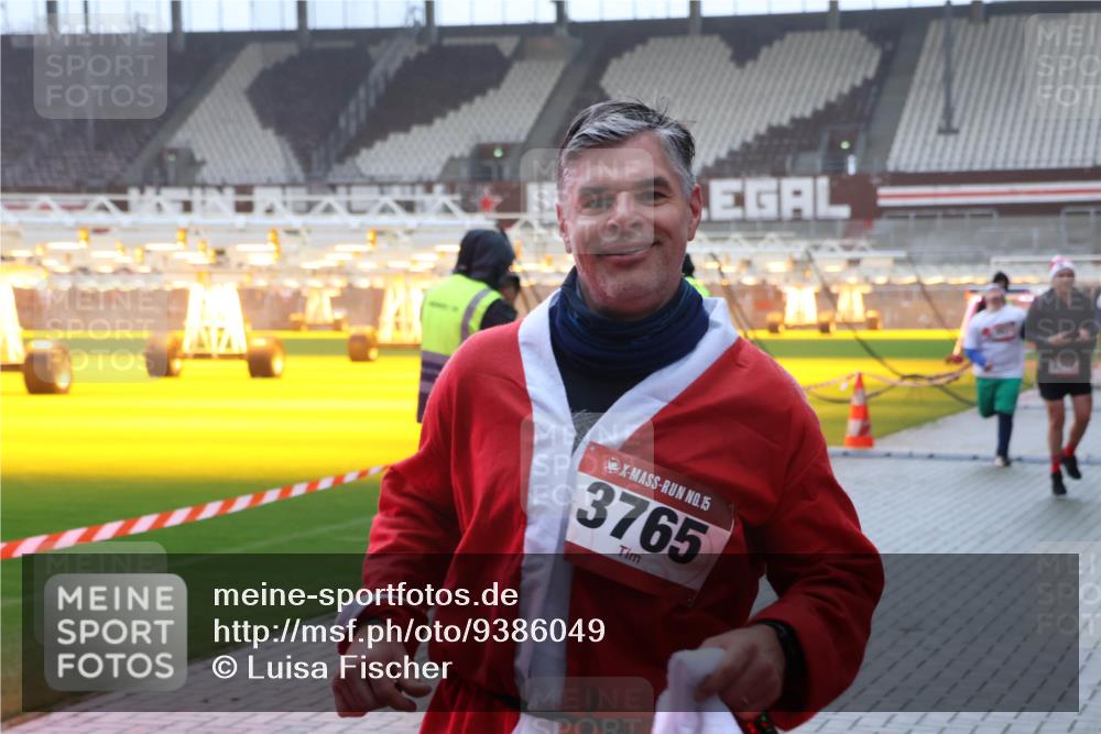 07.12.2025 - St. Pauli X-Mass-Run No. 15 Luisa Fischer http://msf.ph/oto/9386049 07.12.2025 11:38:40 Ziel 15, 3765, 307, 617, 2395, 2396, 2715, 3000, 3059, 3065, 3066, 3341, 3358, 3762, 3765, 4821, 4822 meine-sportfotos.de