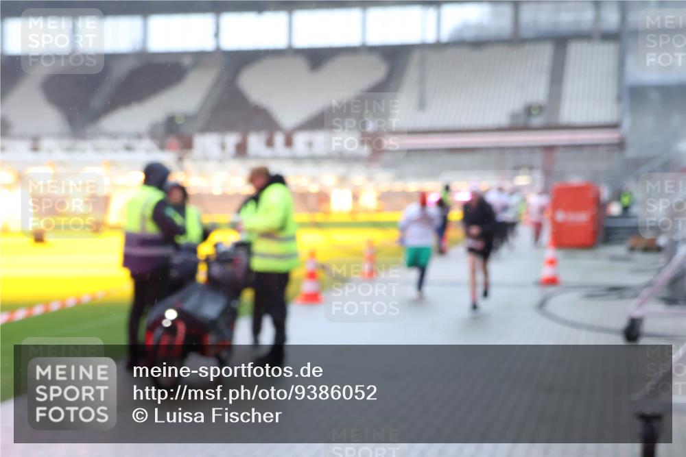 07.12.2025 - St. Pauli X-Mass-Run No. 15 Luisa Fischer http://msf.ph/oto/9386052 07.12.2025 11:38:40 Ziel 307, 617, 2395, 2396, 2715, 3000, 3059, 3065, 3066, 3341, 3358, 3762, 3765, 4821, 4822 meine-sportfotos.de
