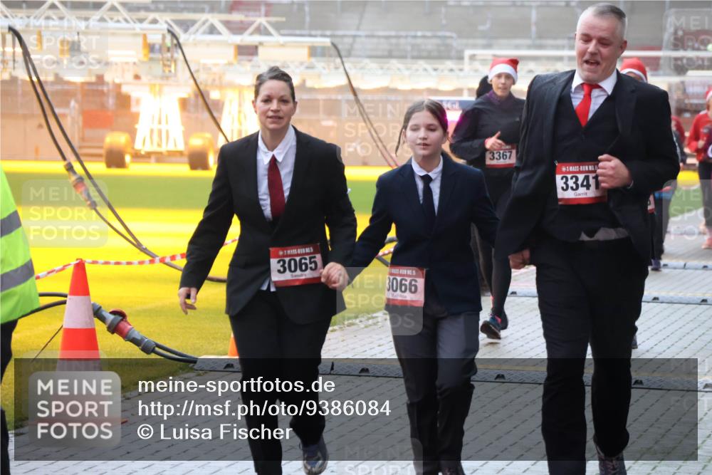 07.12.2025 - St. Pauli X-Mass-Run No. 15 Luisa Fischer http://msf.ph/oto/9386084 07.12.2025 11:38:56 Ziel 3065, 15, 3066, 3367, 3341, 307, 453, 1133, 1318, 1601, 1605, 1606, 2010, 2011, 2099, 2395, 2396, 2715, 2815, 2816, 3065, 3066, 3341, 3365, 3367, 3508, 3762, 3765, 4821, 4822 meine-sportfotos.de