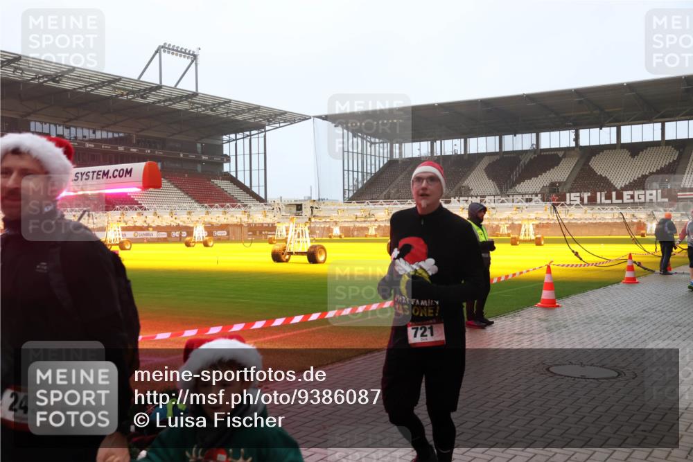 07.12.2025 - St. Pauli X-Mass-Run No. 15 Luisa Fischer http://msf.ph/oto/9386087 07.12.2025 10:19:20 Ziel 321, 243, 721, 243, 264, 269, 721, 1034, 1607, 1671, 2152, 2631, 2925, 3455, 3520, 3724, 3862, 3975, 3976, 4330, 4331, 4436, 4437, 4438, 4473, 4475, 4498, 4521, 4522, 4524, 4540, 4547 meine-sportfotos.de