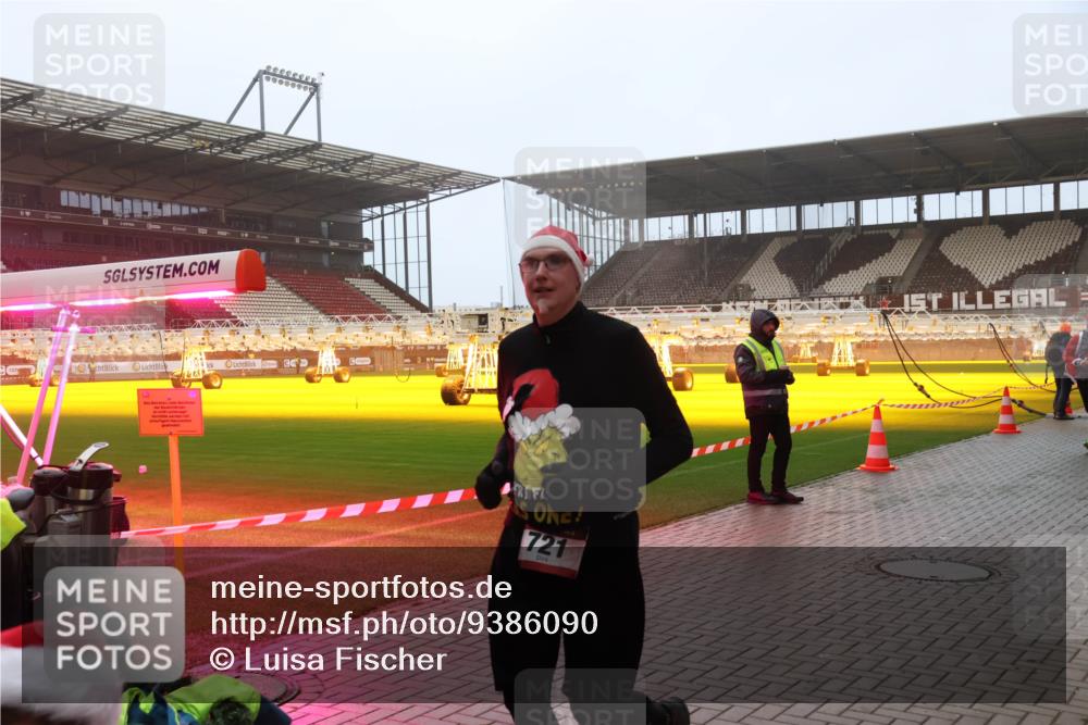 07.12.2025 - St. Pauli X-Mass-Run No. 15 Luisa Fischer http://msf.ph/oto/9386090 07.12.2025 10:19:20 Ziel 721, 243, 264, 269, 721, 1034, 1607, 1671, 2152, 2631, 2925, 3455, 3520, 3724, 3862, 3975, 3976, 4330, 4331, 4436, 4437, 4438, 4473, 4475, 4498, 4521, 4522, 4524, 4540, 4547 meine-sportfotos.de