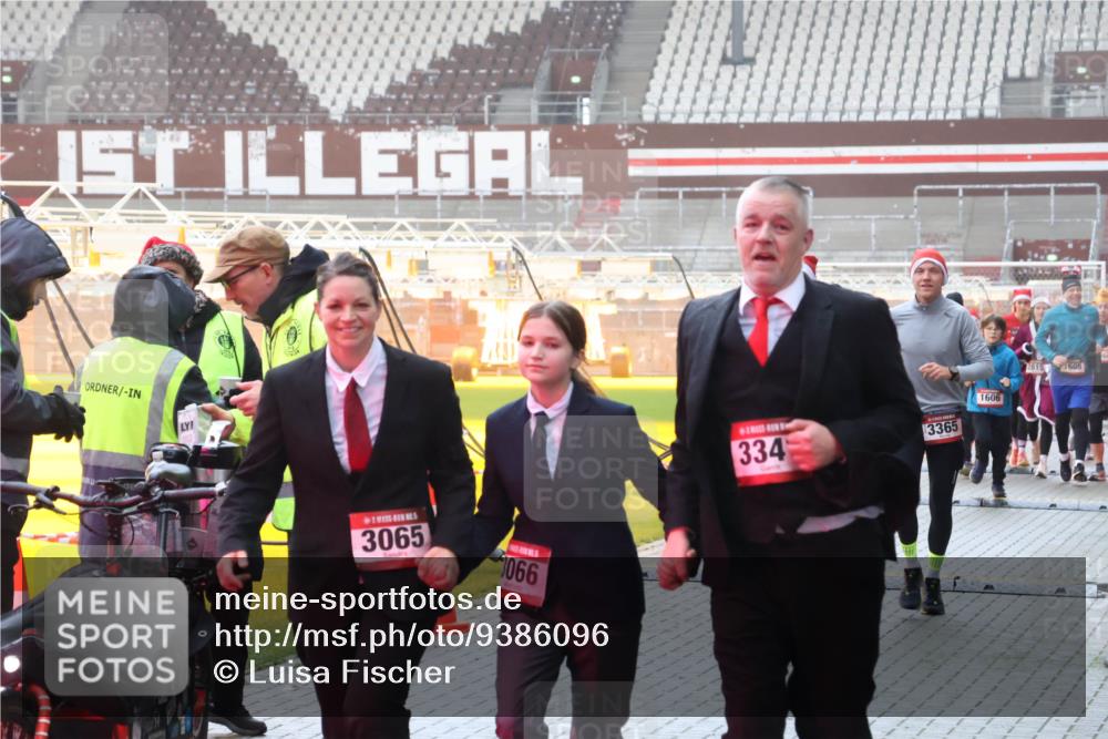07.12.2025 - St. Pauli X-Mass-Run No. 15 Luisa Fischer http://msf.ph/oto/9386096 07.12.2025 11:38:58 Ziel 1, 3065, 1066, 334, 3365, 1606, 2815, 1605, 453, 729, 1133, 1318, 1601, 1605, 1606, 2010, 2011, 2099, 2395, 2396, 2715, 2815, 2816, 3065, 3066, 3341, 3365, 3367, 3508, 3762, 3765, 4821, 4822 meine-sportfotos.de