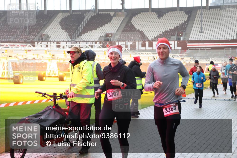 07.12.2025 - St. Pauli X-Mass-Run No. 15 Luisa Fischer http://msf.ph/oto/9386112 07.12.2025 11:39:04 Ziel 54, 15, 3367, 15, 3365, 1606, 116, 453, 729, 1133, 1318, 1601, 1605, 1606, 2010, 2011, 2099, 2395, 2396, 2602, 2715, 2815, 2816, 3065, 3066, 3341, 3365, 3367, 3508, 3762, 3765, 4821, 4822 meine-sportfotos.de