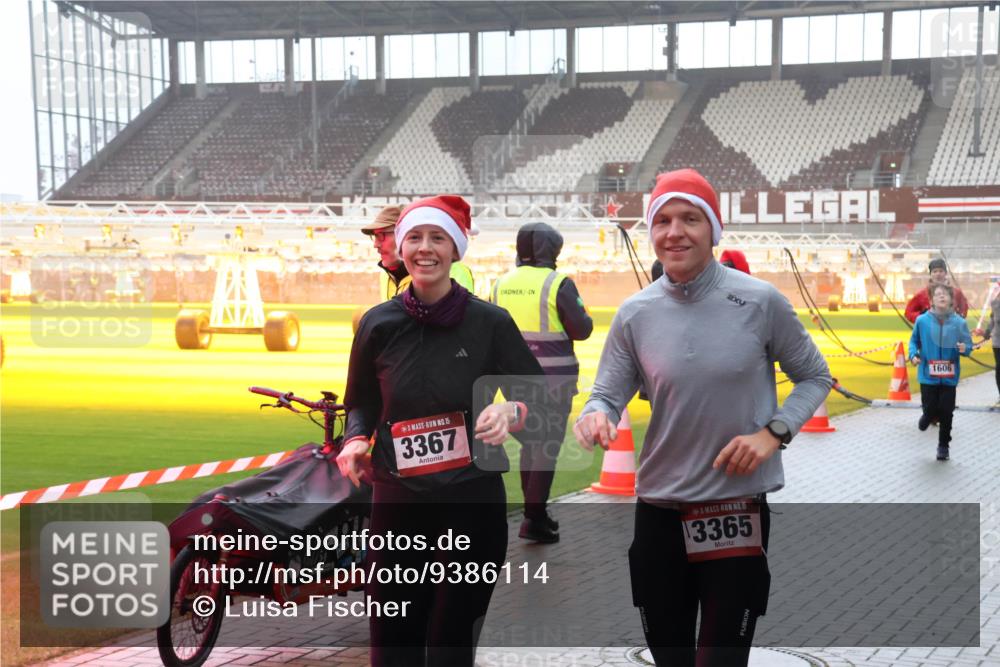07.12.2025 - St. Pauli X-Mass-Run No. 15 Luisa Fischer http://msf.ph/oto/9386114 07.12.2025 11:39:05 Ziel 15, 3367, 2, 1606, 15, 3365, 453, 729, 1133, 1318, 1601, 1605, 1606, 2010, 2011, 2099, 2395, 2396, 2602, 2715, 2815, 2816, 3065, 3066, 3341, 3365, 3367, 3508, 3762, 3765, 4821, 4822 meine-sportfotos.de