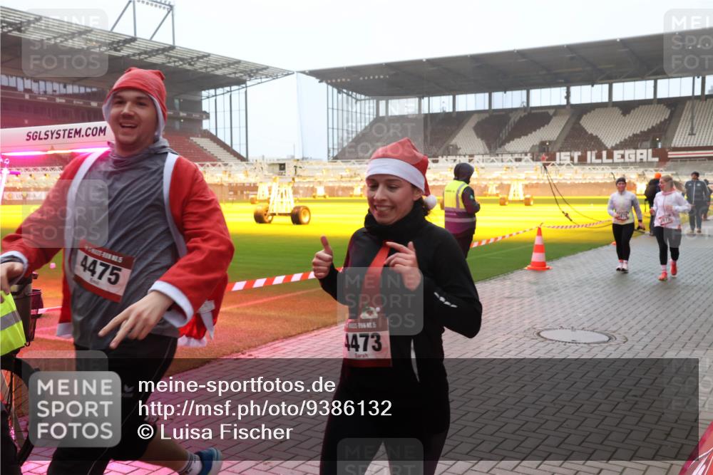 07.12.2025 - St. Pauli X-Mass-Run No. 15 Luisa Fischer http://msf.ph/oto/9386132 07.12.2025 10:19:24 Ziel 4475, 4473, 243, 264, 269, 721, 1034, 1607, 1671, 2152, 2631, 2925, 3455, 3724, 3862, 3975, 3976, 4330, 4331, 4436, 4437, 4438, 4466, 4473, 4475, 4498, 4521, 4522, 4524, 4547 meine-sportfotos.de