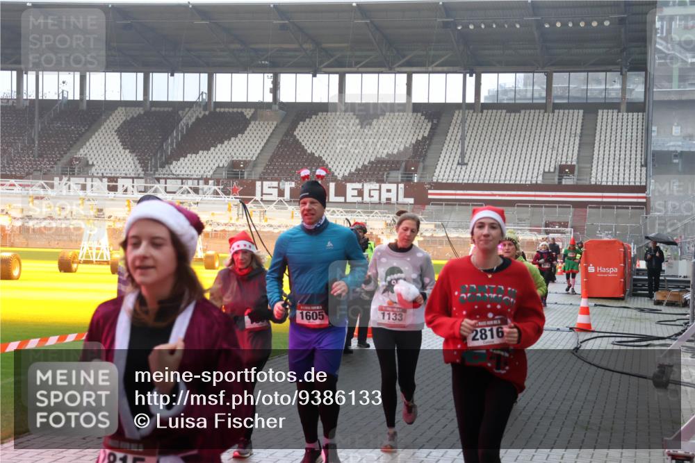 07.12.2025 - St. Pauli X-Mass-Run No. 15 Luisa Fischer http://msf.ph/oto/9386133 07.12.2025 11:39:11 Ziel 17, 1605, 1133, 2816, 2010, 453, 729, 1133, 1318, 1601, 1605, 1606, 1737, 2010, 2011, 2099, 2395, 2396, 2602, 2815, 2816, 3365, 3367, 3508, 4821, 4822 meine-sportfotos.de