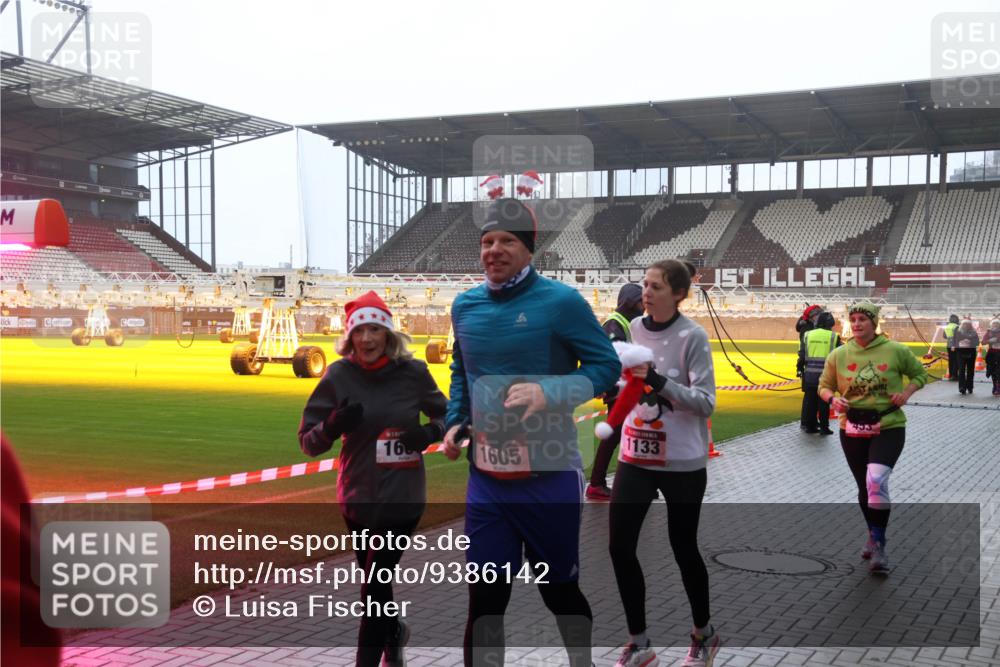 07.12.2025 - St. Pauli X-Mass-Run No. 15 Luisa Fischer http://msf.ph/oto/9386142 07.12.2025 11:39:13 Ziel 16, 1605, 1133, 453, 729, 1133, 1318, 1601, 1605, 1606, 1737, 2010, 2011, 2099, 2602, 2815, 2816, 3357, 3365, 3367, 3508, 4821, 4822 meine-sportfotos.de