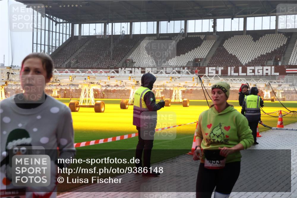 07.12.2025 - St. Pauli X-Mass-Run No. 15 Luisa Fischer http://msf.ph/oto/9386148 07.12.2025 11:39:14 Ziel 495, 453, 729, 1133, 1318, 1601, 1605, 1606, 1737, 2010, 2011, 2099, 2602, 2815, 2816, 3357, 3365, 3367, 3508, 4821, 4822 meine-sportfotos.de