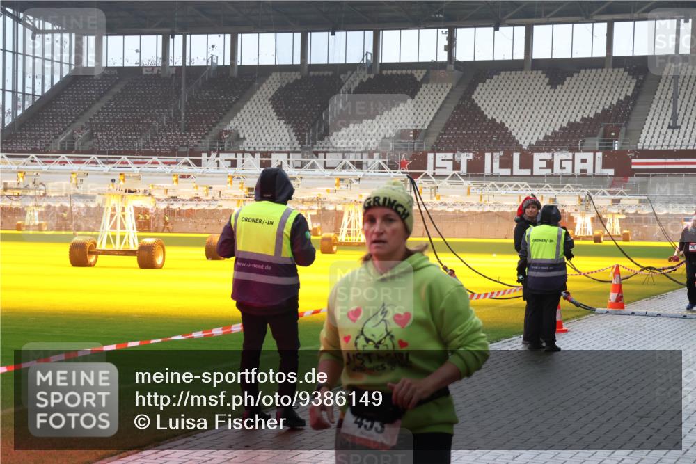 07.12.2025 - St. Pauli X-Mass-Run No. 15 Luisa Fischer http://msf.ph/oto/9386149 07.12.2025 11:39:15 Ziel 495, 453, 729, 1133, 1318, 1601, 1605, 1606, 1737, 2010, 2011, 2099, 2225, 2226, 2602, 2815, 2816, 3357, 3365, 3367, 3508, 4821, 4822 meine-sportfotos.de