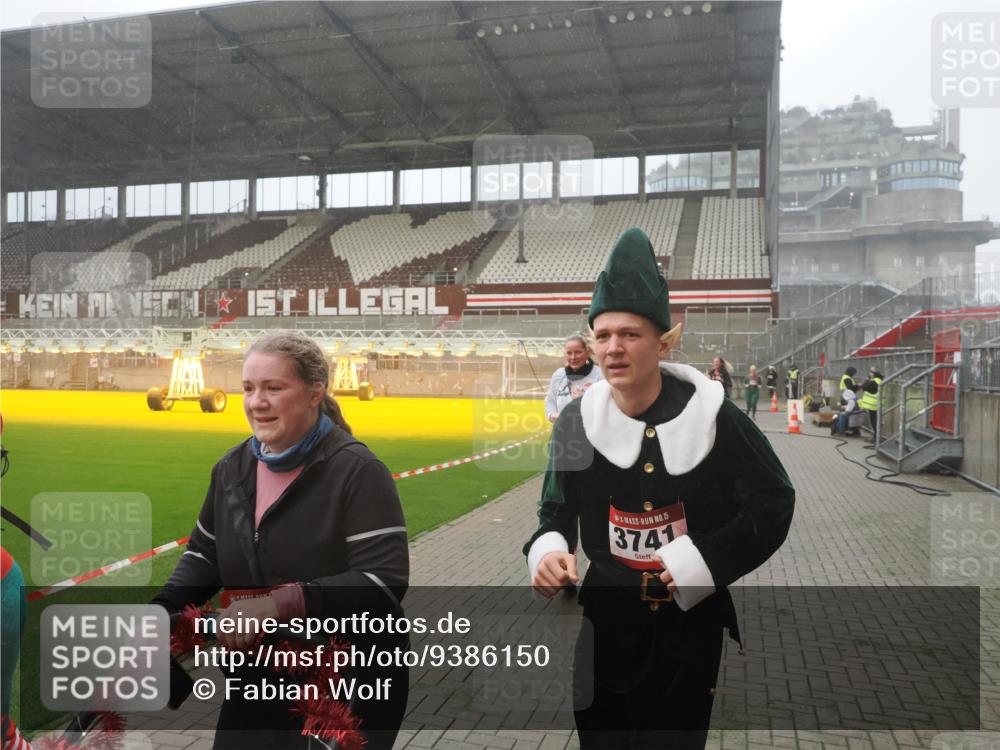 07.12.2025 - St. Pauli X-Mass-Run No. 15 Fabian Wolf http://msf.ph/oto/9386150 07.12.2025 10:15:04 Ziel 308, 762, 1363, 1867, 1869, 1873, 2666, 2667, 2668, 2883, 2891, 3741, 4001, 4004 meine-sportfotos.de