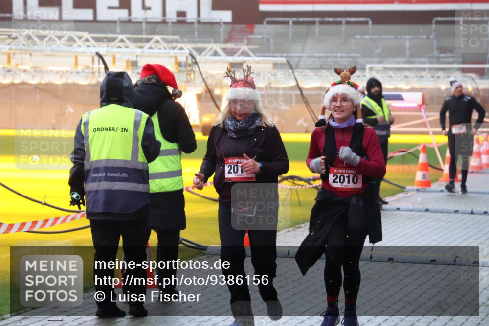 07.12.2025 - St. Pauli X-Mass-Run No. 15 Luisa Fischer http://msf.ph/oto/9386156 07.12.2025 11:39:19 Ziel 201, 15, 2010, 453, 729, 1133, 1318, 1601, 1605, 1606, 1737, 2010, 2011, 2099, 2225, 2226, 2602, 2815, 2816, 3357, 3365, 3367, 3508, 4821, 4822 meine-sportfotos.de