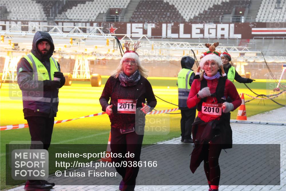 07.12.2025 - St. Pauli X-Mass-Run No. 15 Luisa Fischer http://msf.ph/oto/9386166 07.12.2025 11:39:23 Ziel 670, 5, 2011, 15, 2010, 453, 729, 1133, 1318, 1601, 1605, 1606, 1737, 2010, 2011, 2099, 2225, 2226, 2602, 2815, 2816, 2978, 3357, 3365, 3367, 3508, 4821, 4822 meine-sportfotos.de