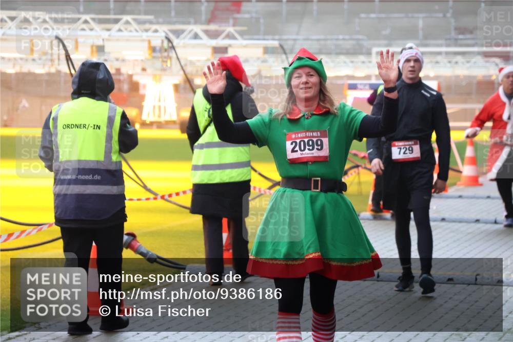 07.12.2025 - St. Pauli X-Mass-Run No. 15 Luisa Fischer http://msf.ph/oto/9386186 07.12.2025 11:39:31 Ziel 15, 2099, 729, 453, 729, 1133, 1318, 1601, 1605, 1606, 1737, 2010, 2011, 2057, 2099, 2225, 2226, 2602, 2815, 2816, 2978, 3357, 3365, 3367, 3508 meine-sportfotos.de