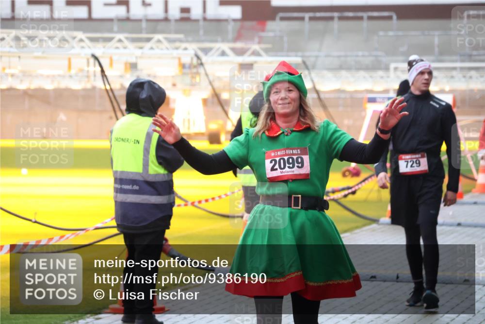 07.12.2025 - St. Pauli X-Mass-Run No. 15 Luisa Fischer http://msf.ph/oto/9386190 07.12.2025 11:39:32 Ziel 15, 2099, 729, 453, 729, 1133, 1318, 1601, 1605, 1606, 1737, 2010, 2011, 2057, 2099, 2225, 2226, 2602, 2815, 2816, 2978, 3357, 3365, 3367, 3508 meine-sportfotos.de