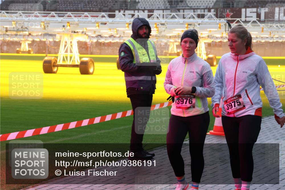 07.12.2025 - St. Pauli X-Mass-Run No. 15 Luisa Fischer http://msf.ph/oto/9386191 07.12.2025 10:19:28 Ziel 6709, 15, 3976, 15, 3975, 721, 1034, 1607, 1671, 2152, 2631, 2925, 3455, 3695, 3724, 3862, 3975, 3976, 4115, 4330, 4331, 4436, 4437, 4438, 4466, 4473, 4475, 4498, 4521, 4522, 4524, 4547 meine-sportfotos.de