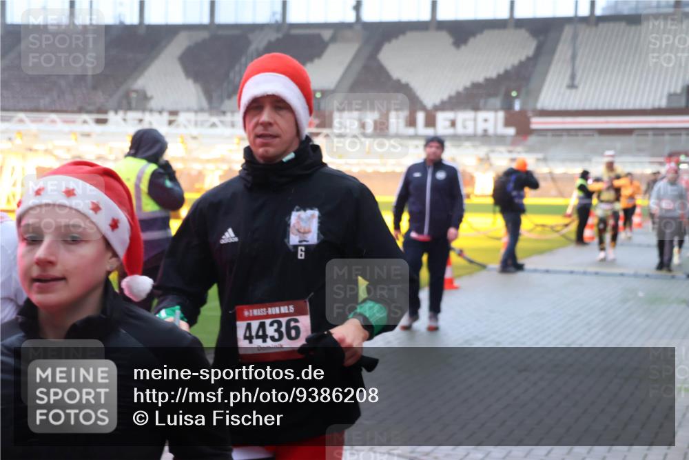 07.12.2025 - St. Pauli X-Mass-Run No. 15 Luisa Fischer http://msf.ph/oto/9386208 07.12.2025 10:19:32 Ziel 4436, 6, 721, 1034, 2152, 2925, 3011, 3013, 3455, 3695, 3724, 3862, 3975, 3976, 4115, 4330, 4331, 4436, 4437, 4438, 4466, 4473, 4475, 4498, 4521, 4522, 4524, 4547 meine-sportfotos.de