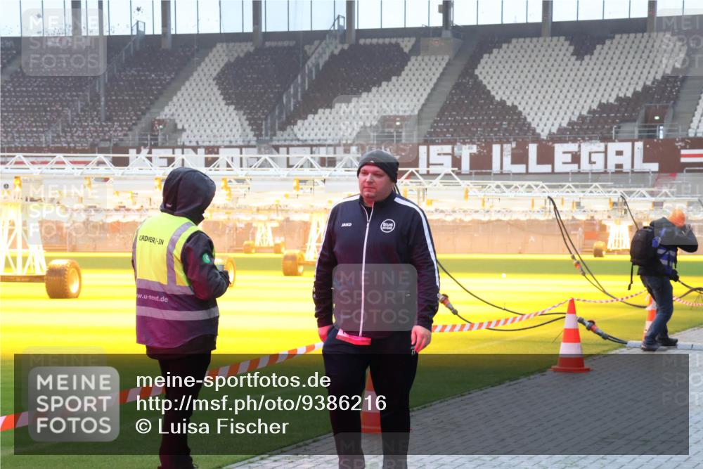 07.12.2025 - St. Pauli X-Mass-Run No. 15 Luisa Fischer http://msf.ph/oto/9386216 07.12.2025 10:19:35 Ziel 721, 1034, 2152, 3011, 3013, 3455, 3695, 3724, 3862, 3975, 3976, 4038, 4115, 4330, 4331, 4436, 4437, 4438, 4466, 4473, 4475, 4498, 4521, 4522, 4524, 4547 meine-sportfotos.de