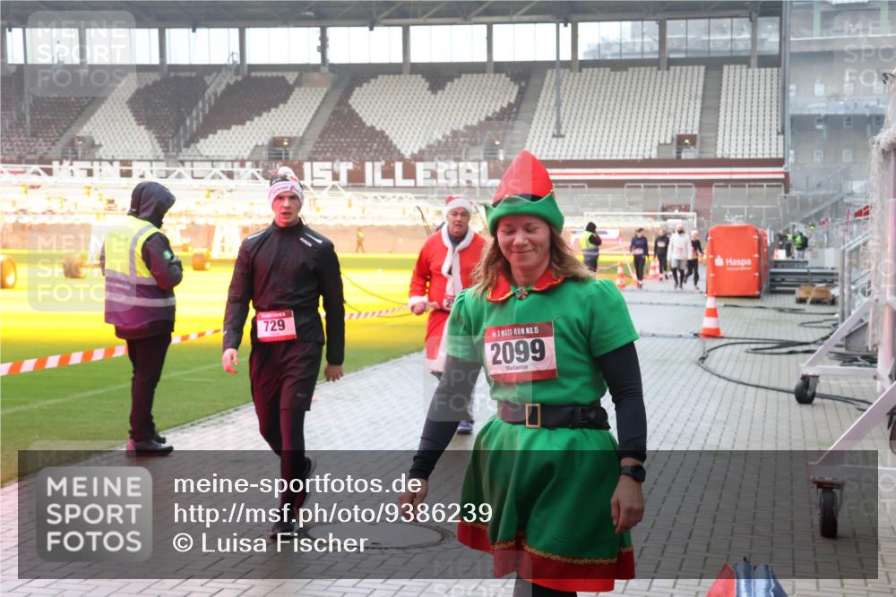 07.12.2025 - St. Pauli X-Mass-Run No. 15 Luisa Fischer http://msf.ph/oto/9386239 07.12.2025 11:39:40 Ziel 729, 15, 2099, 453, 729, 1737, 2010, 2011, 2057, 2225, 2226, 2602, 2978, 3357, 3593 meine-sportfotos.de