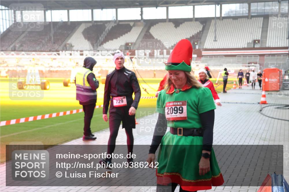 07.12.2025 - St. Pauli X-Mass-Run No. 15 Luisa Fischer http://msf.ph/oto/9386242 07.12.2025 11:39:41 Ziel 729, 15, 2099, 729, 1737, 2010, 2011, 2057, 2225, 2226, 2602, 2978, 3357, 3593 meine-sportfotos.de