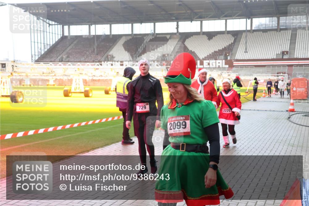 07.12.2025 - St. Pauli X-Mass-Run No. 15 Luisa Fischer http://msf.ph/oto/9386243 07.12.2025 11:39:41 Ziel 729, 15, 2099, 2225, 729, 1737, 2010, 2011, 2057, 2225, 2226, 2602, 2978, 3357, 3593 meine-sportfotos.de