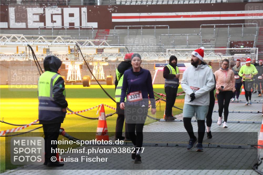 07.12.2025 - St. Pauli X-Mass-Run No. 15 Luisa Fischer http://msf.ph/oto/9386277 07.12.2025 11:39:56 Ziel 1249, 3357, 12, 533, 12, 533, 2057, 2225, 2226, 2978, 3357, 3362, 3593 meine-sportfotos.de