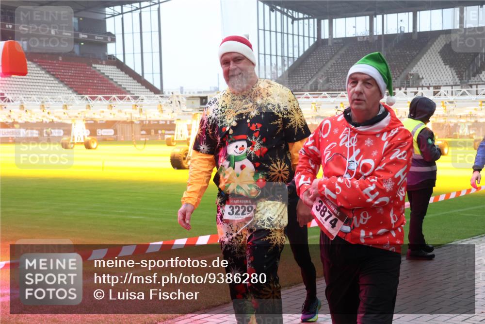 07.12.2025 - St. Pauli X-Mass-Run No. 15 Luisa Fischer http://msf.ph/oto/9386280 07.12.2025 10:19:49 Ziel 15, 3229, 15, 3874, 658, 661, 2750, 3011, 3013, 3455, 3695, 3724, 3975, 3976, 4038, 4074, 4115, 4330, 4331, 4436, 4437, 4438, 4466, 4473, 4475, 4498 meine-sportfotos.de